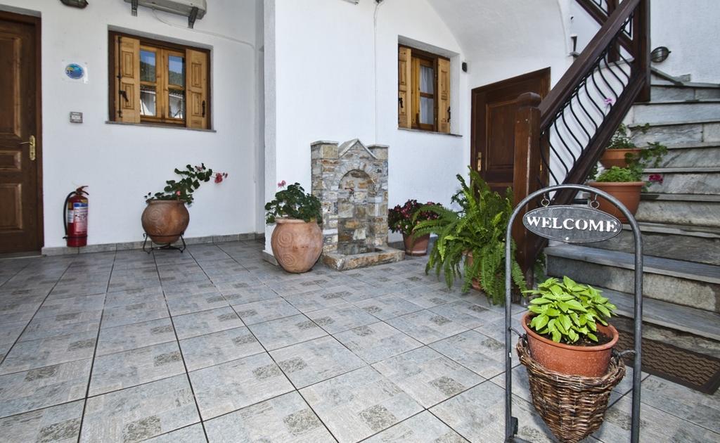 Athina Apartments نيو كليما المظهر الخارجي الصورة