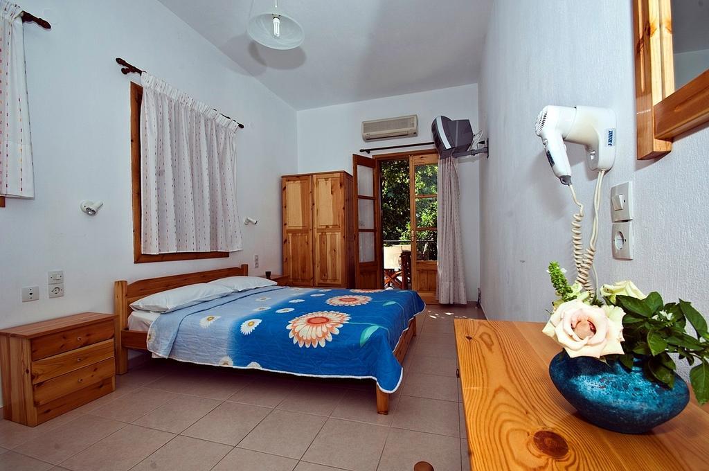 Athina Apartments نيو كليما الغرفة الصورة