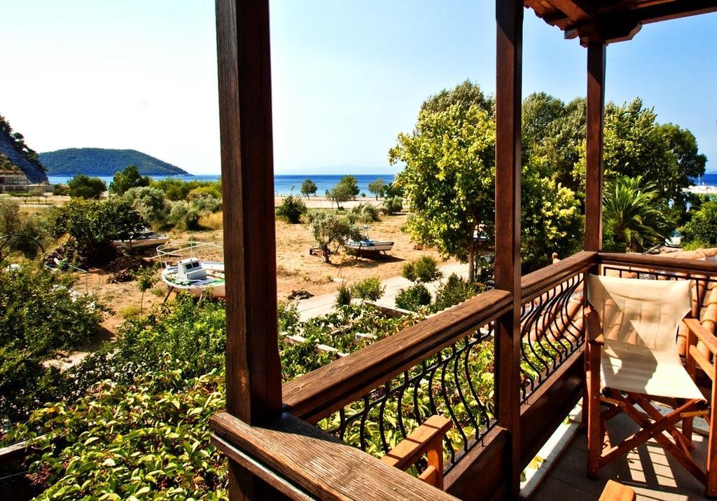 Athina Apartments نيو كليما المظهر الخارجي الصورة