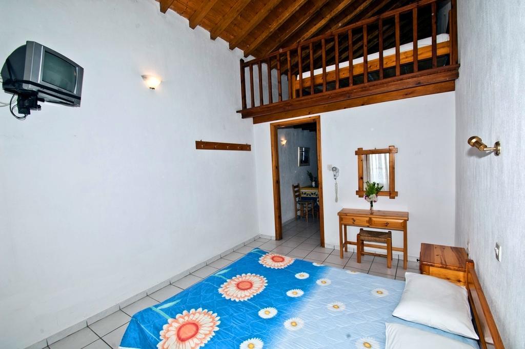 Athina Apartments نيو كليما الغرفة الصورة