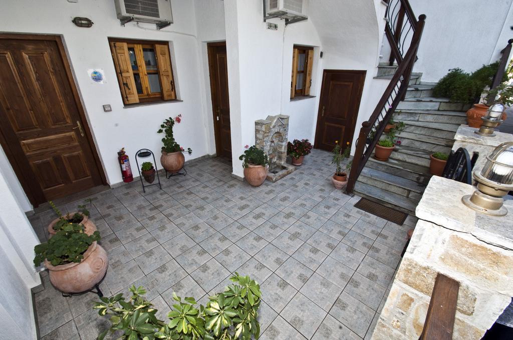 Athina Apartments نيو كليما المظهر الخارجي الصورة
