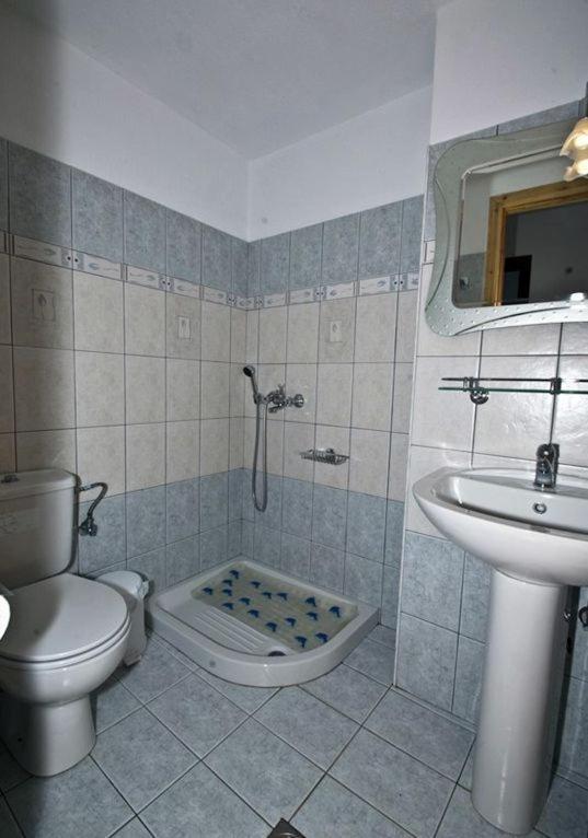 Athina Apartments نيو كليما الغرفة الصورة
