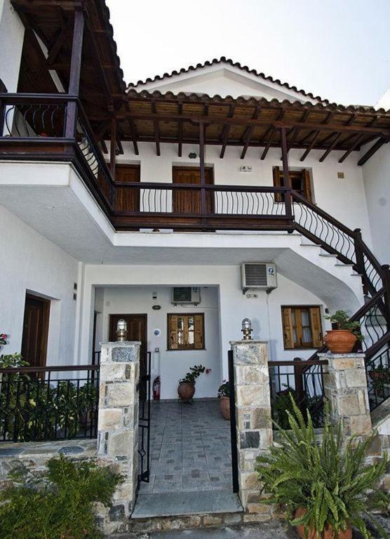 Athina Apartments نيو كليما الغرفة الصورة